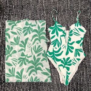 Giani bini - Green Leaf Print One-Piece Swimsuit with Matching Sarong